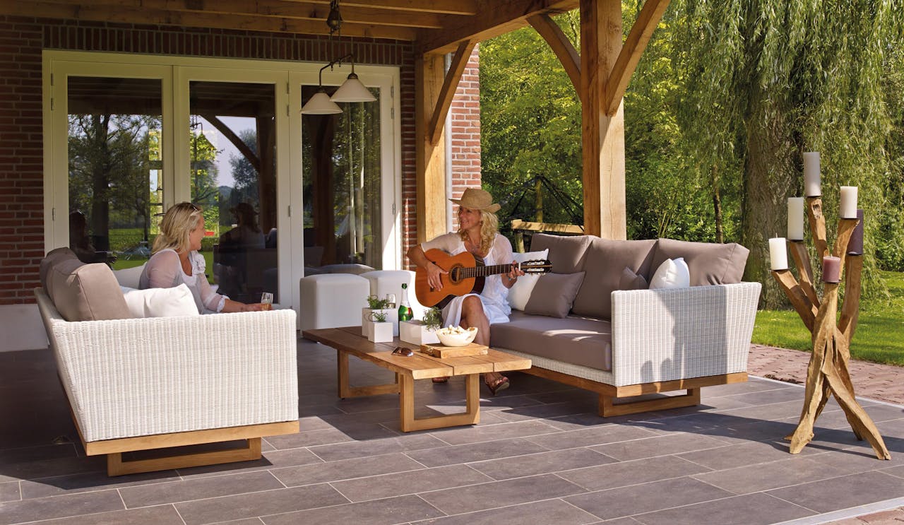 A Stunning Patio Makeover for Year-Round Enjoyment